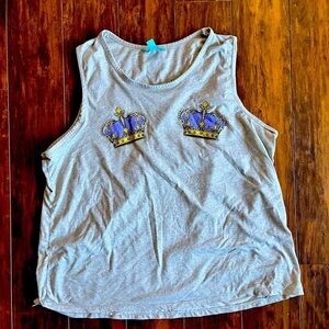 Grey tank top with crowns 👑 on the boobs
